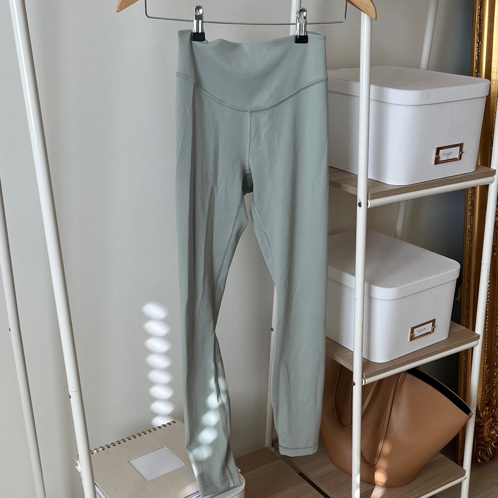Women’s High-Waist Leggings in Sage Green